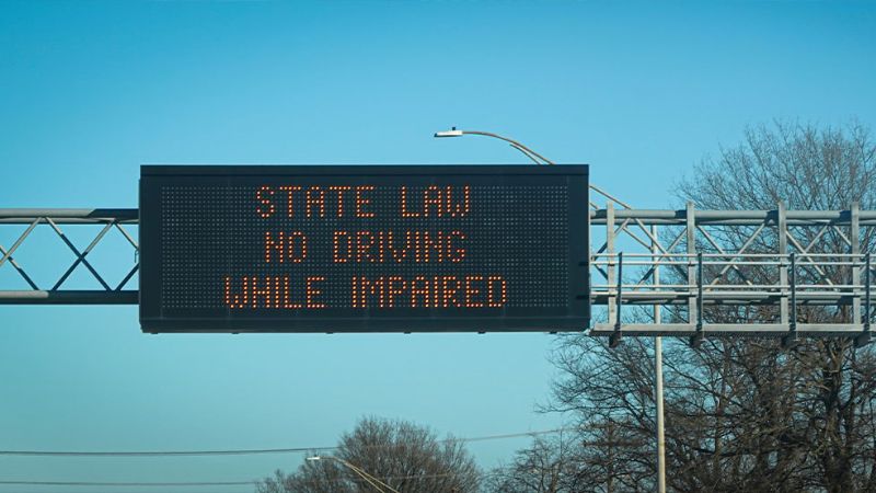 interstate sign warning against drinking and driving